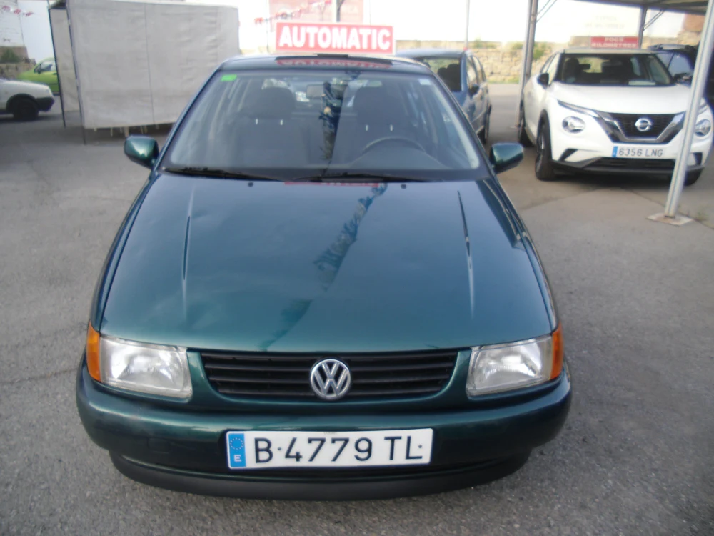 VOLKSWAGEN POLO